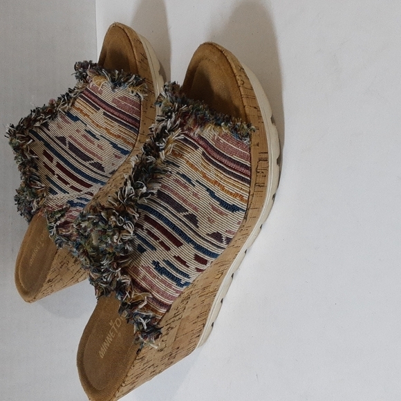 Minnetonka women casual wedges sandals Slip-on 11 Fringe Boho - Picture 2 of 10